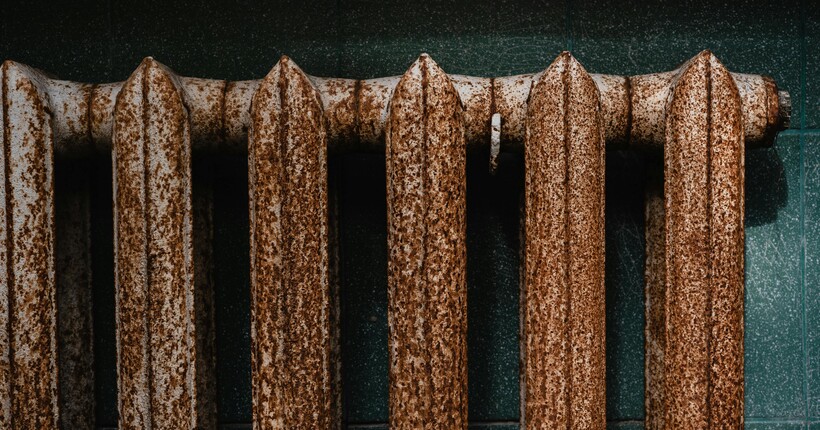 Опалення у Києві відновлене майже повністю: скільки будинків ще без тепла