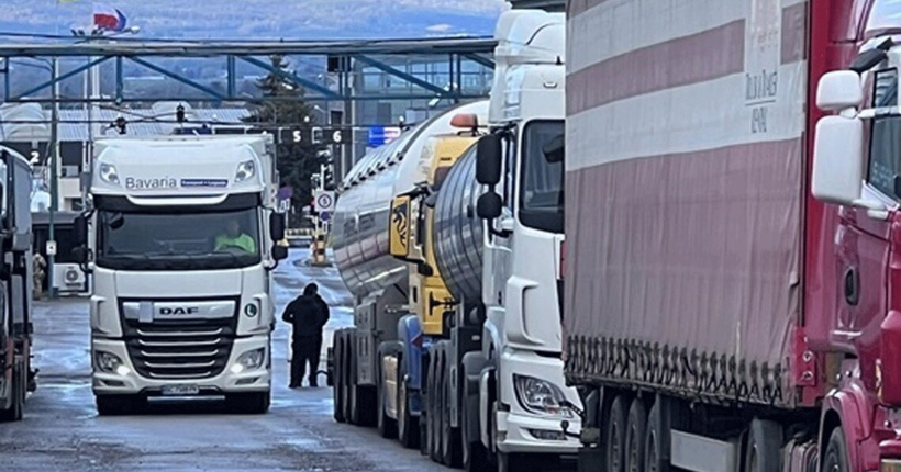 Польський уряд домовився з перевізниками про призупинення протестів