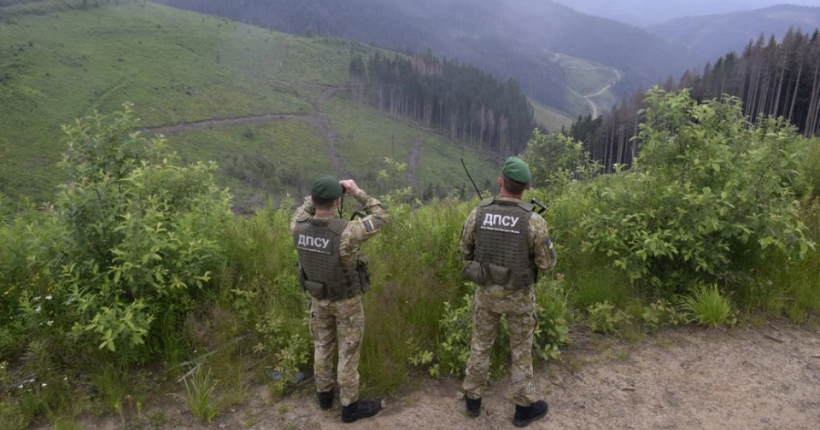 Декілька груп чоловіків намагалися через гори незаконно потрапити до Румунії